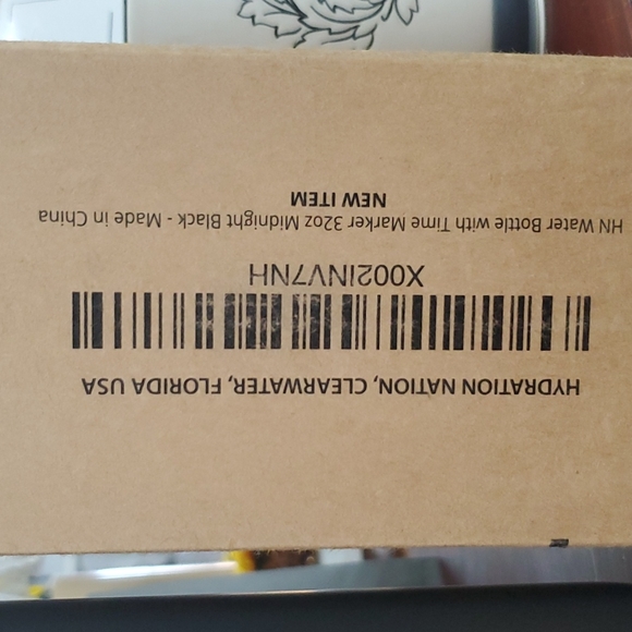 32oz Hydration Nation Water Bottle - Picture 4 of 4